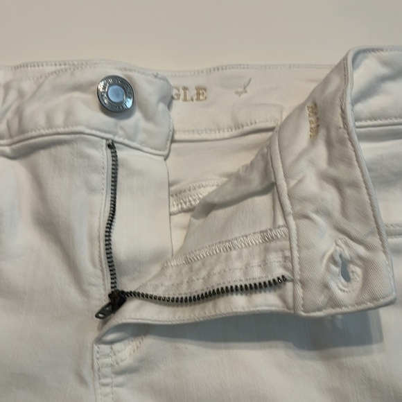 American Eagle Outfitters White Midi Short Raw Hem Shorts Size 10 - Picture 8 of 13